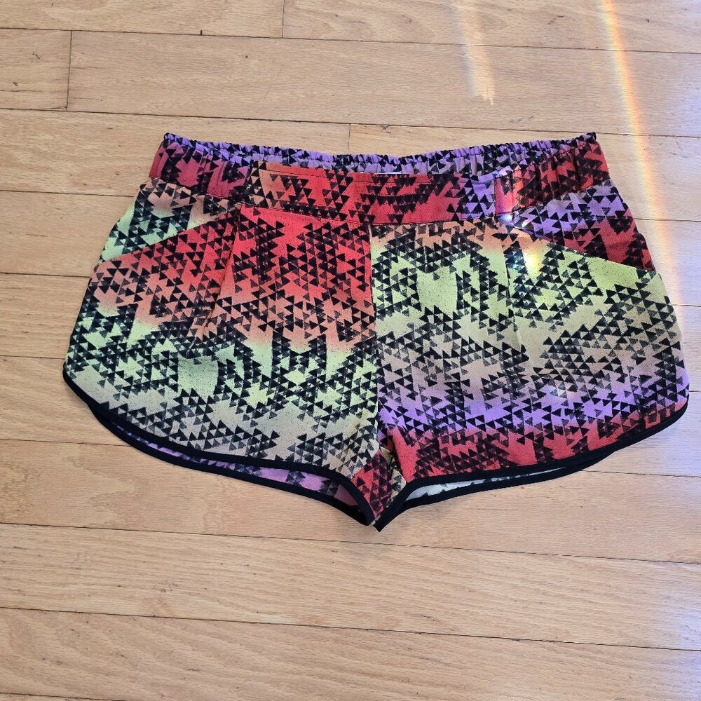 silence + noise | pink abstract print maximalist activewear shorts | WMS M